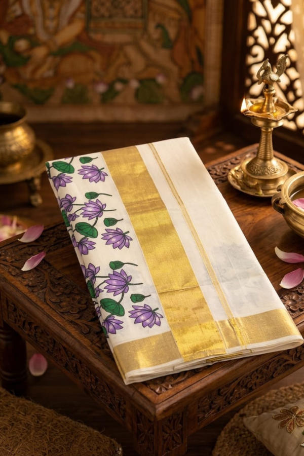 Cotton Set Saree With Lotus Print With Golden Border