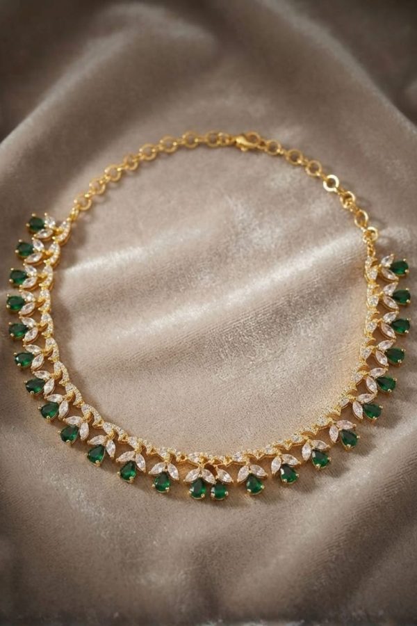 Emerald Green Raindrop Necklace