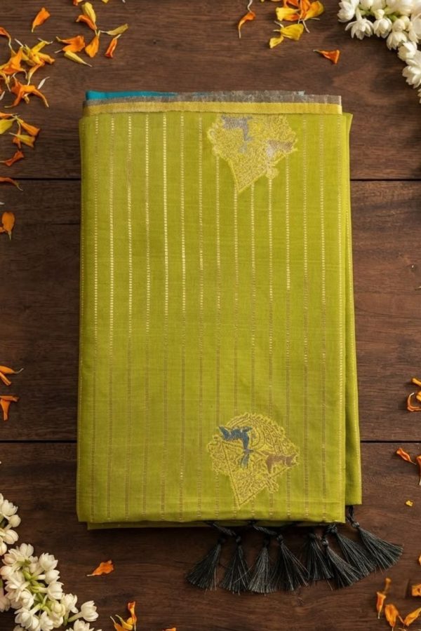 Dual Shades Of Green Soft Silk Saree With Tassels